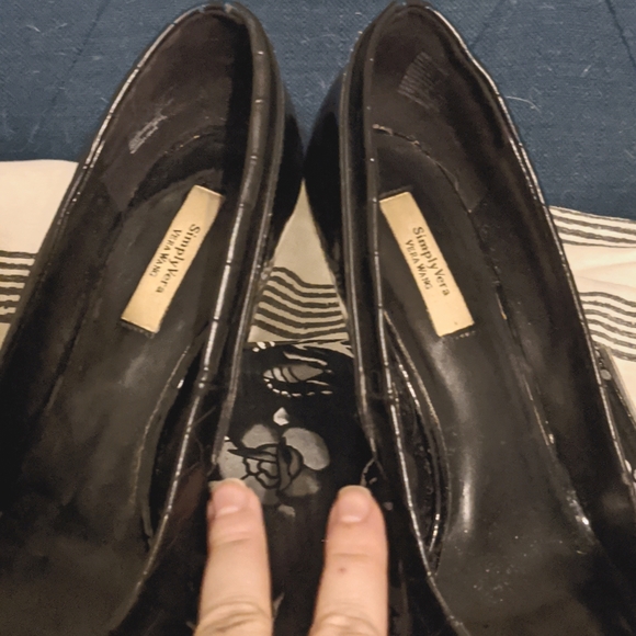 Vera Wang Black Heels - Picture 4 of 9